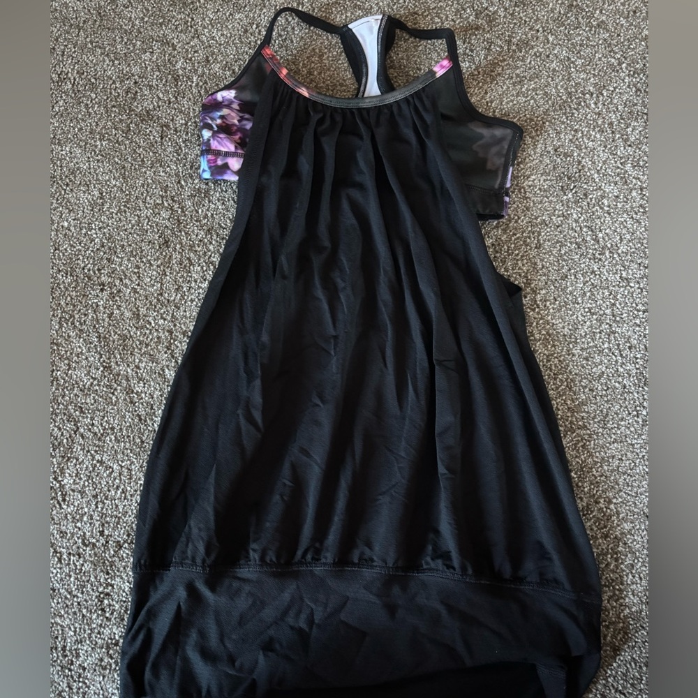 Lululemon top size 4